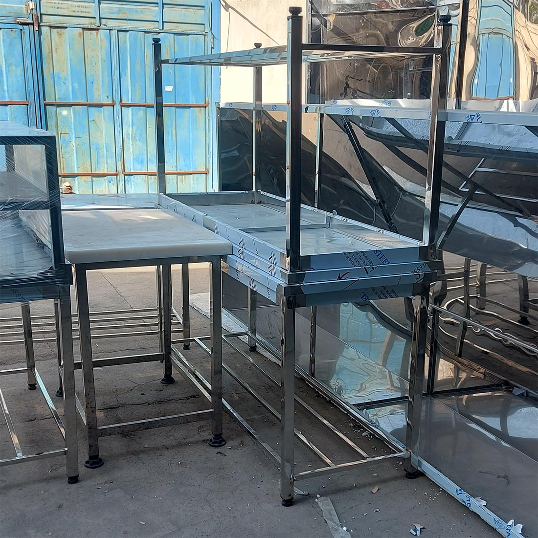 میز کار استیل صنعتی طول ۱۹۰ سانتیمتر قنادی دو متری